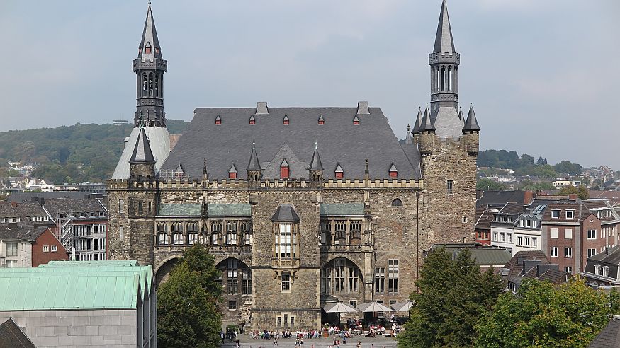 Sagen, Anekdoten und Geschichten bei einer Stadtbesichtigung in Aachen (9 € Bahnticket Tagesausflug)