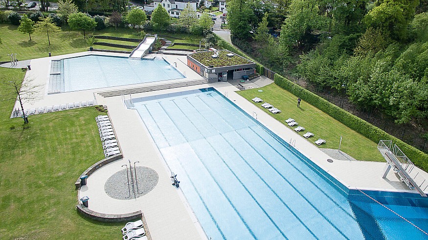 Nachmittag im Freibad
