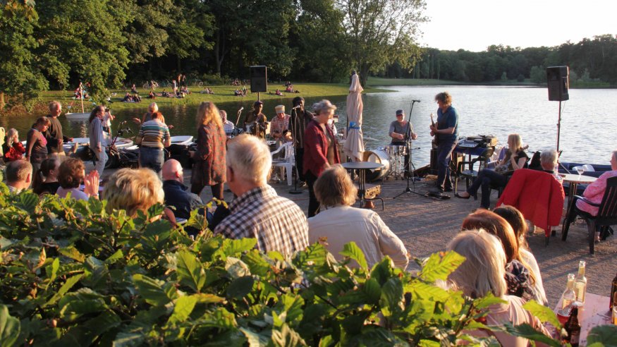 Livemusik beim Sommerfest am Kalscheurer Weiher