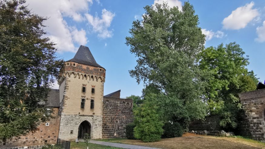 Schlendern und Schlemmern: Gemütlicher Wandersonntag zur Zollfeste Zons