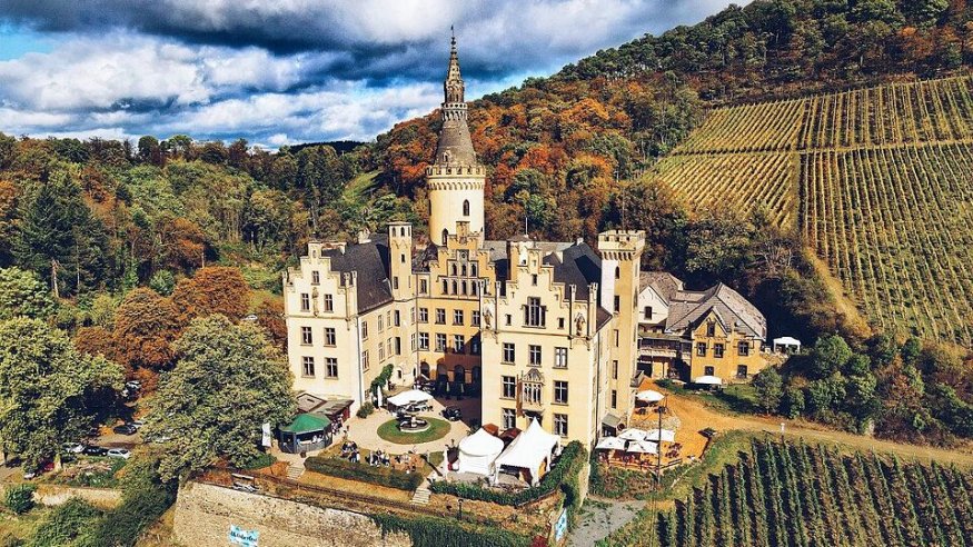 Schlendern und Schlemmern: Gemütlicher Wandersonntag vorbei an Schloss Arenfels bei Bad Hönningen