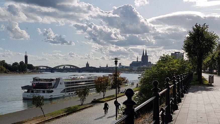 Frühlingsfest am Konrad-Adenauer-Ufer