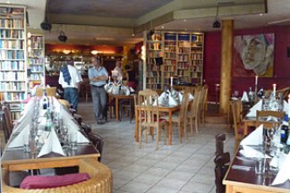 Frühstücken im Café Goldmund