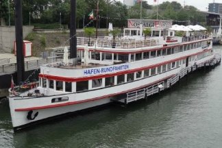 Hafenrundfahrt durch den weltweit größten Binnenhafen - Ein Ausflug nach Duisburg